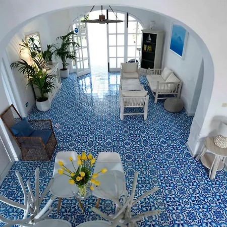 Pietra Pomice Hotel 3*