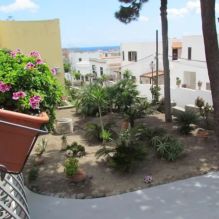 Pietra Pomice Hotel 3*