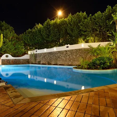 Pietra Pomice 3* リーパリ