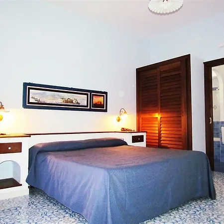 ホテル Pietra Pomice 3*