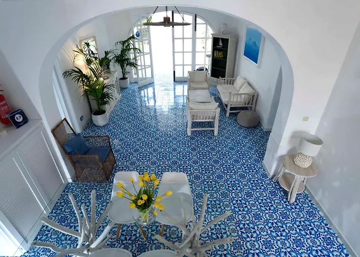 Pietra Pomice Hotel 3*